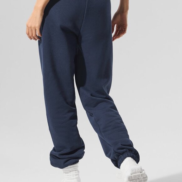Alo Yoga Accolade Sweatpant Navy - Picture 4 of 4